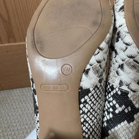 Nine West Issa Block Heel Snake Skin Patterned Pump Size: 9.5 - Picture 5 of 8